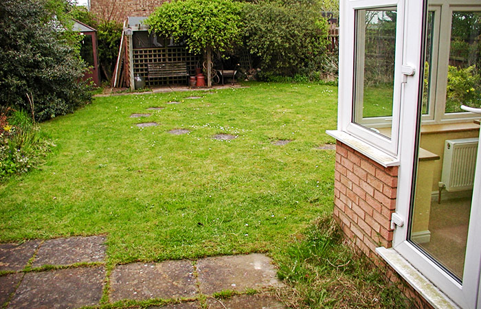 Domestic garden construction in Herts